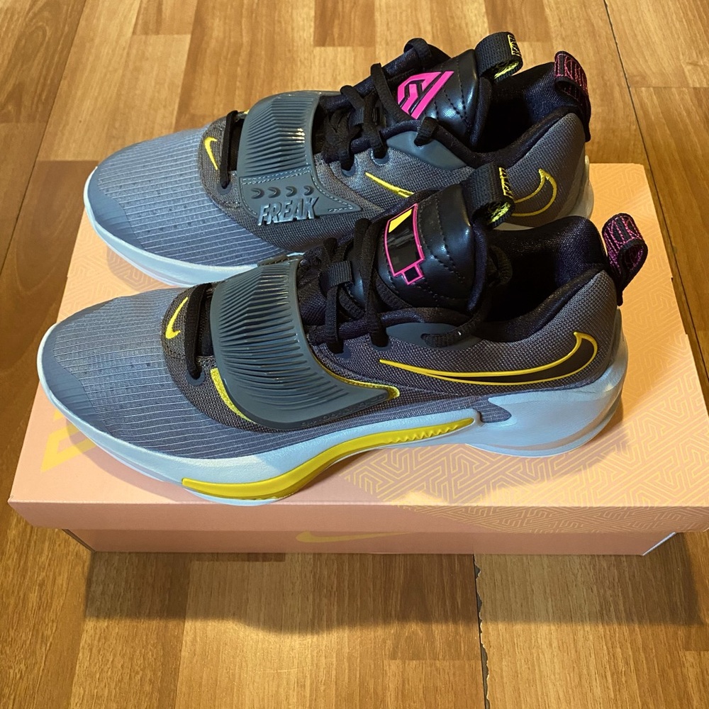 New Nike Zoom Freak 3 Basketball Shoes Mens SZ 10